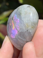 Load image into Gallery viewer, Labradorite Heart #B
