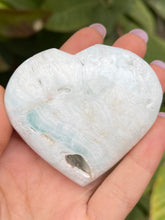 Load image into Gallery viewer, Caribbean Calcite Heart #C
